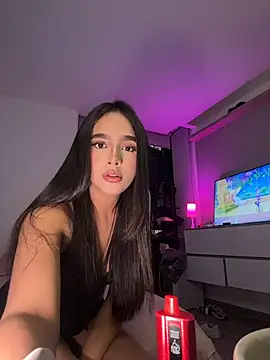 Snapshot of BelaXMeganOfficial chatting on 12-16-25, 01:32 BelaXMeganOfficial online show from 12-16-25, 01:32