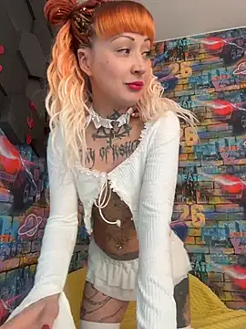 Snapshot of Tattoo__Moon chatting on 03-04-26, 11:22 Tattoo Moon online show from 03-04-26, 11:22