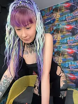 Tattoo  Moon online show from 04-30-26, 08:31