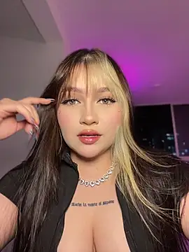 Snapshot of Daniela_ruizz chatting on 05-15-26, 12:50 Daniela ruizz online show from 05-15-26, 12:50
