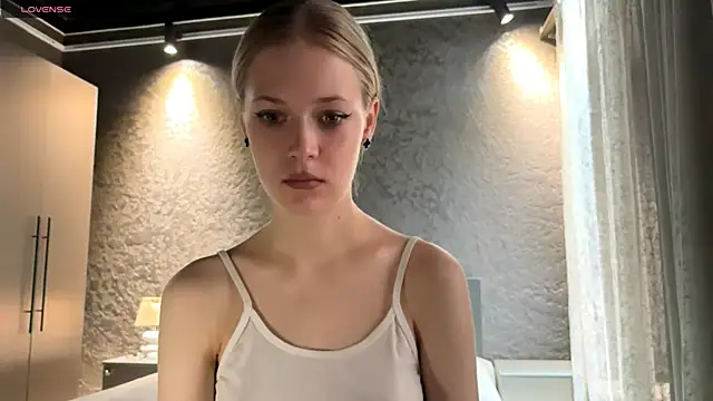 ZaidaSchwarten online show from 07-20-26, 06:28