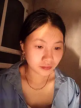 Snapshot of Lomay69 chatting on 12-18-25, 05:30 Lomay69 online show from 12-18-25, 05:30