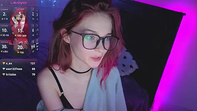 Snapshot of Angel_Bruh chatting on 12-15-25, 09:30 Angel Bruh online show from 12-15-25, 09:30