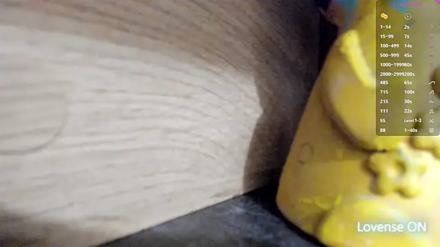 Snapshot of classy_medea chatting on 12-16-25, 01:32 classy medea online show from 12-16-25, 01:32