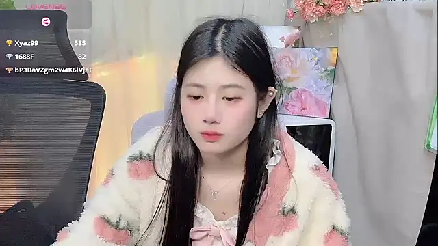 Yvonne-07 online show from 12-21-25, 12:07