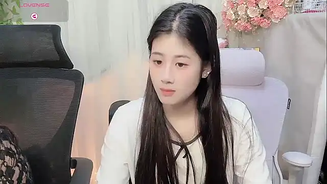 Yvonne-07 online show from 03-08-26, 12:31