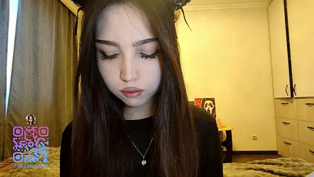 Qwami Amie online show from 02-10-26, 09:02