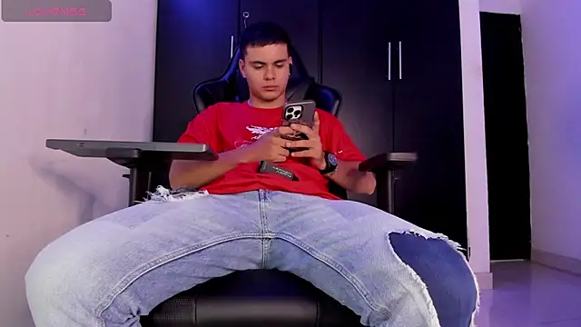 Liam Mateo online show from 04-28-26, 02:27