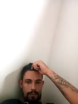 Snapshot of leobct555 chatting on 12-17-25, 08:37 leobct555 online show from 12-17-25, 08:37