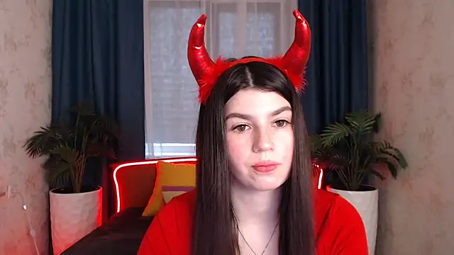 Snapshot of KisaModel chatting on 12-14-25, 03:45 KisaModel online show from 12-14-25, 03:45