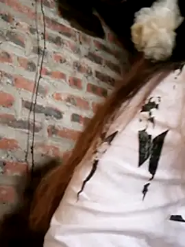 Snapshot of yana-zz chatting on 12-15-25, 03:44 yana-zz online show from 12-15-25, 03:44