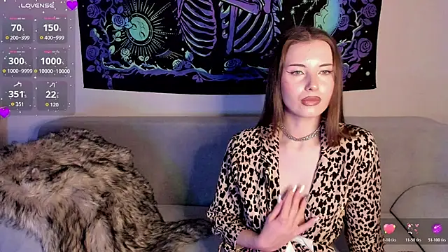 Snapshot of XxxCosmicBitch chatting on 12-17-25, 07:58 XxxCosmicBitch online show from 12-17-25, 07:58