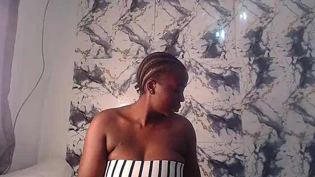 Snapshot of CurvyJ255 chatting on 07-17-26, 08:24 CurvyJ255 online show from 07-17-26, 08:24