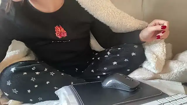 Snapshot of ijustturned18today chatting on 12-22-25, 12:13 ijustturned18today online show from 12-22-25, 12:13