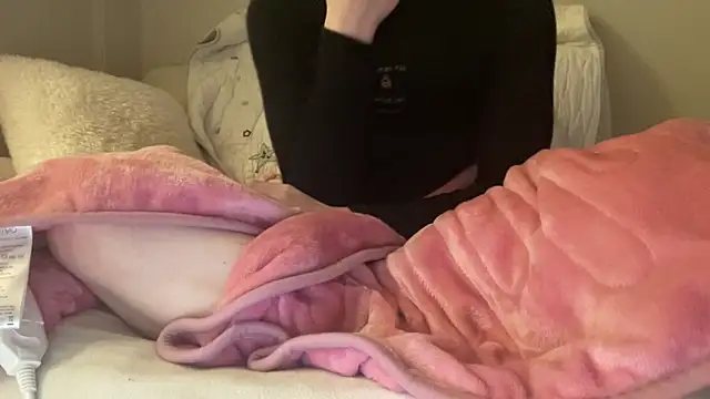 Snapshot of ijustturned18today chatting on 02-05-26, 05:06 ijustturned18today online show from 02-05-26, 05:06