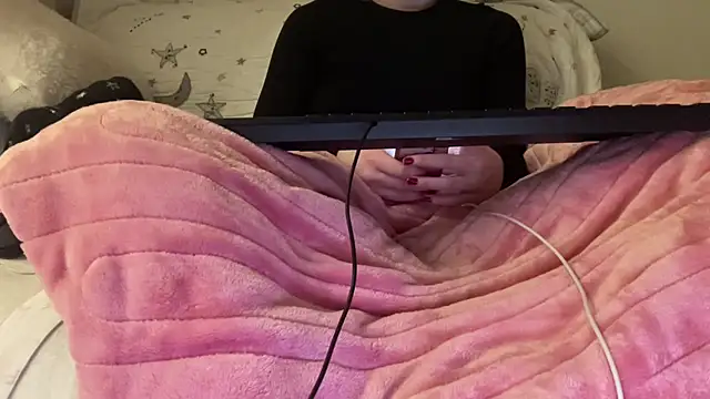 Snapshot of ijustturned18today chatting on 02-07-26, 07:50 ijustturned18today online show from 02-07-26, 07:50