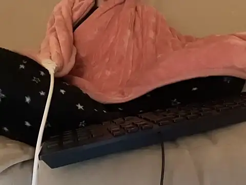 Snapshot of ijustturned18today chatting on 02-16-26, 06:53 ijustturned18today online show from 02-16-26, 06:53