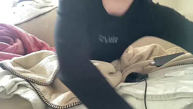 ijustturned18today online show from 05-15-26, 09:38