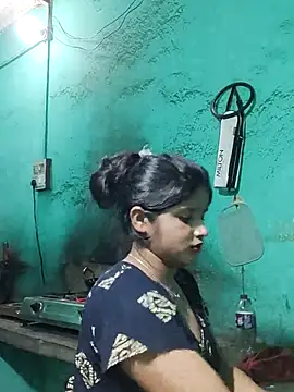 Snapshot of Cuple_masti72 chatting on 06-20-26, 03:04 Cuple masti72 online show from 06-20-26, 03:04