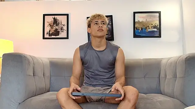 YOUNG GUYS1 online show from 04-24-26, 07:22