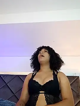 LunaaCurly online show from 02-25-26, 07:23