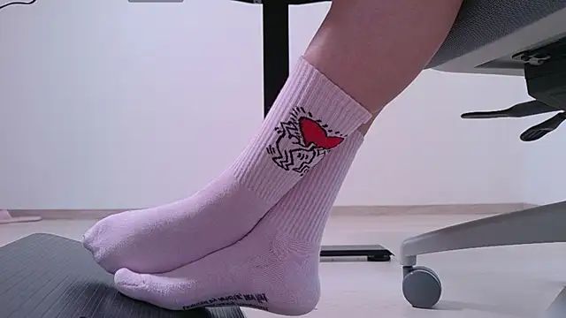 Feetbeth online show from 05-18-26, 09:42