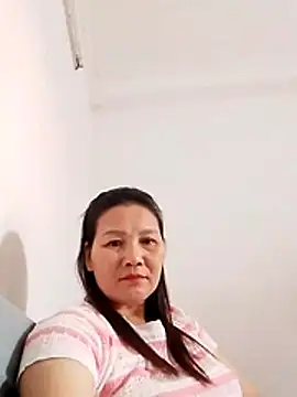 Snapshot of Cako-naka chatting on 12-15-25, 03:00 Cako-naka online show from 12-15-25, 03:00