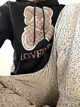 Snapshot of tenifer chatting on 12-15-25, 09:46 tenifer online show from 12-15-25, 09:46