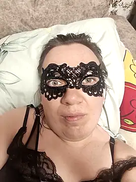 Snapshot of LimonLoveqw chatting on 12-15-25, 12:20 LimonLoveqw online show from 12-15-25, 12:20