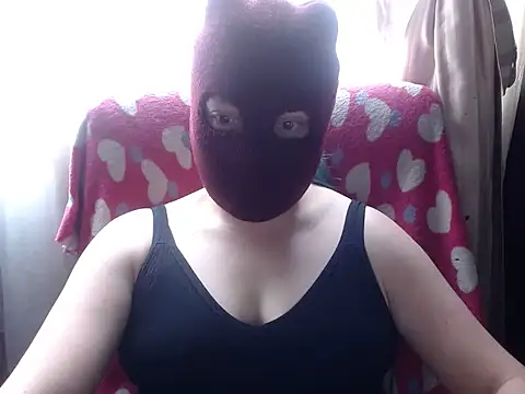 Snapshot of 666maskgirl chatting on 06-18-26, 05:17 666maskgirl online show from 06-18-26, 05:17