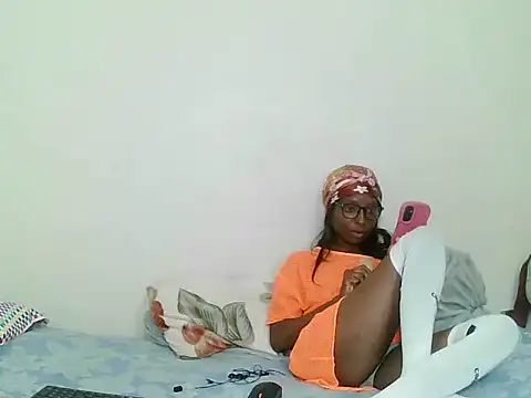 Snapshot of PKELLY7 chatting on 12-13-25, 07:53 PKELLY7 online show from 12-13-25, 07:53