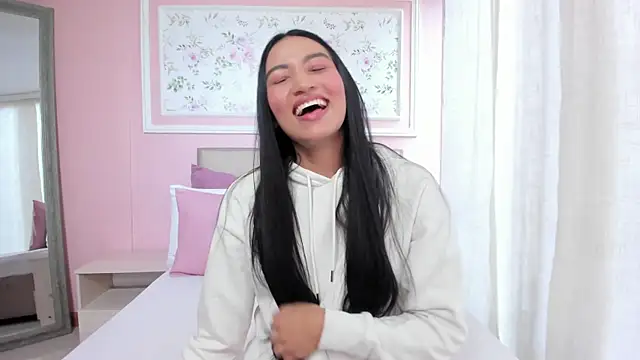 Snapshot of barbara_noa chatting on 12-16-25, 12:32 barbara noa online show from 12-16-25, 12:32