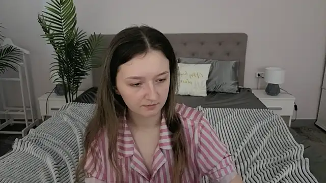 CyrenaLuxe online show from 03-22-26, 10:07