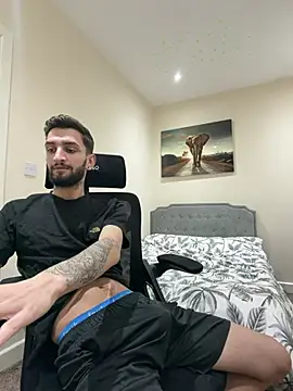 Juliann69Ramiro online show from 01-15-26, 08:23