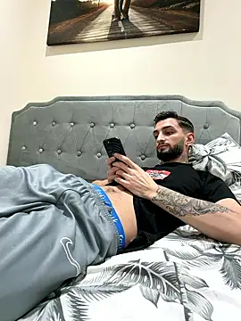 Juliann69Ramiro online show from 01-19-26, 03:21