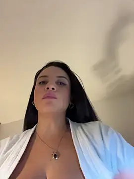 Snapshot of Lena-Williamss chatting on 06-18-26, 02:34 Lena-Williamss online show from 06-18-26, 02:34