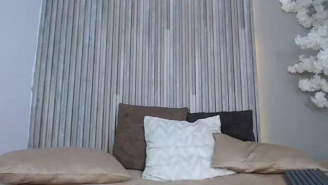 SmoothAlpha  online show from 12-18-25, 02:23