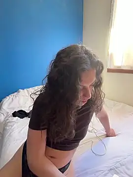 CoquineCharmeuse online show from 04-05-26, 01:08