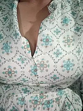 Snapshot of teena-11 chatting on 01-09-26, 03:59 teena-11 online show from 01-09-26, 03:59