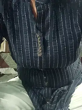 Snapshot of teena-11 chatting on 02-16-26, 03:52 teena-11 online show from 02-16-26, 03:52