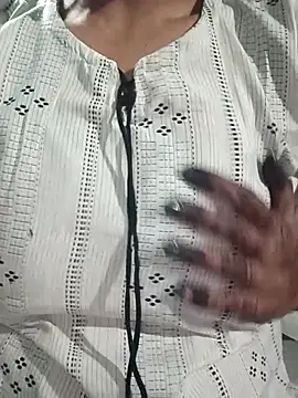 Snapshot of teena-11 chatting on 02-23-26, 02:09 teena-11 online show from 02-23-26, 02:09