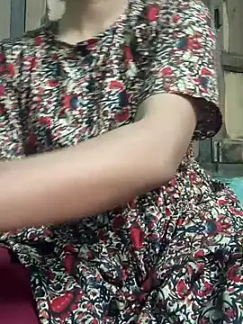 Snapshot of teena-11 chatting on 02-24-26, 04:27 teena-11 online show from 02-24-26, 04:27