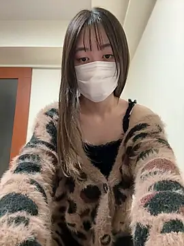 Snapshot of shuka-xoxo chatting on 01-19-26, 04:11 shuka-xoxo online show from 01-19-26, 04:11