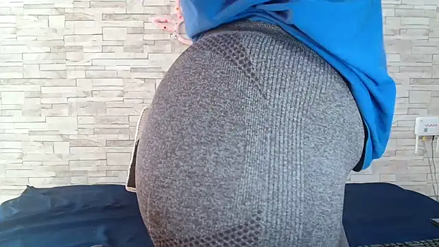 Yellowmellow01 online show from 04-14-26, 12:55