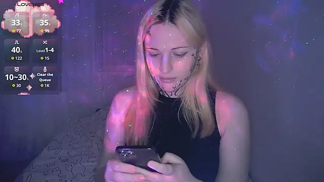 AlexaLaRose2 online show from 12-20-25, 01:02