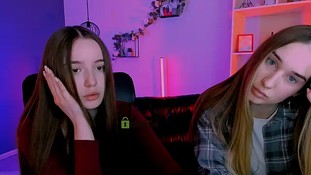 mila firee online show from 04-17-26, 09:01