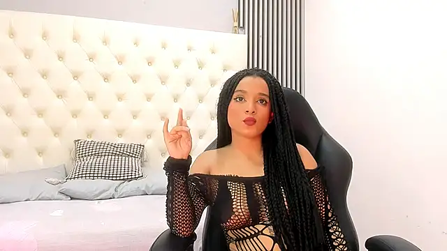 Snapshot of khiara___ chatting on 12-15-25, 10:58 khiara online show from 12-15-25, 10:58