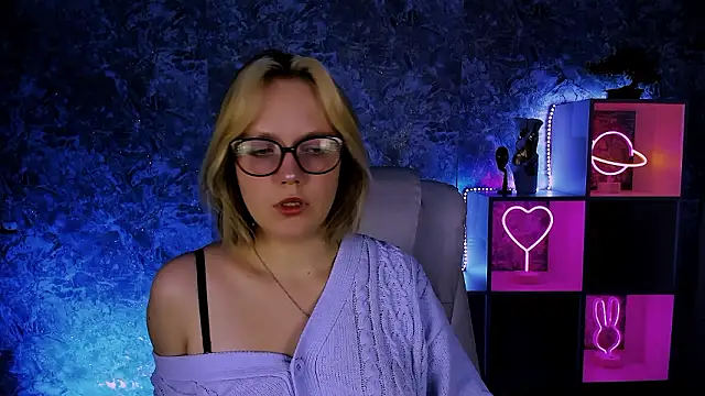 madeline doll online show from 03-04-26, 04:51