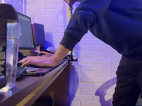 Snapshot of Nya_Velvet chatting on 12-13-25, 09:53 Nya Velvet online show from 12-13-25, 09:53