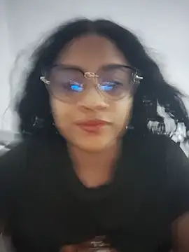 Snapshot of DAFNNEE_HOT chatting on 06-12-26, 03:33 DAFNNEE HOT online show from 06-12-26, 03:33